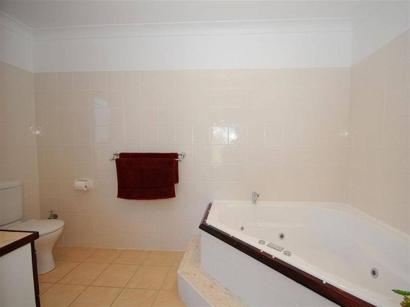 677 Charlton Esplanade, Urangan QLD 4655