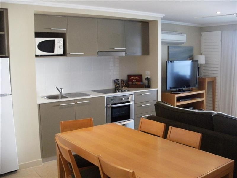 317/569 Charlton Esplanade, Urangan QLD 4655