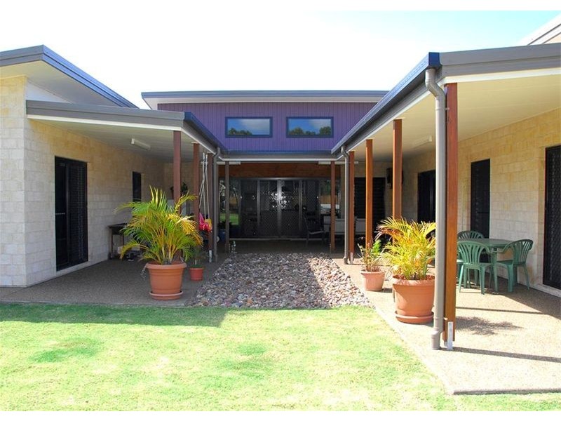 25 Pinehurst Drive, Wondunna QLD 4655
