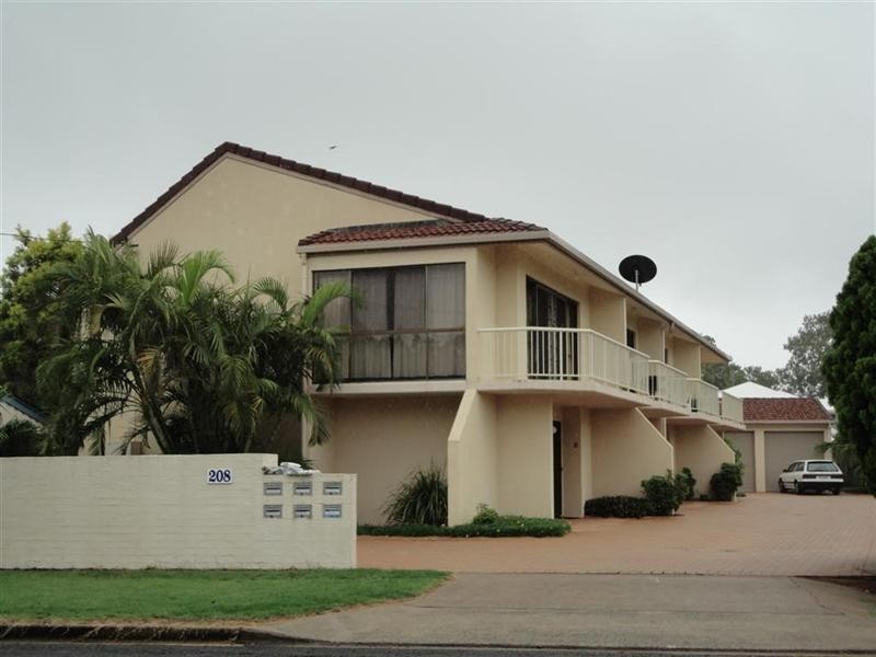 3/208 Cypress, Urangan QLD 4655