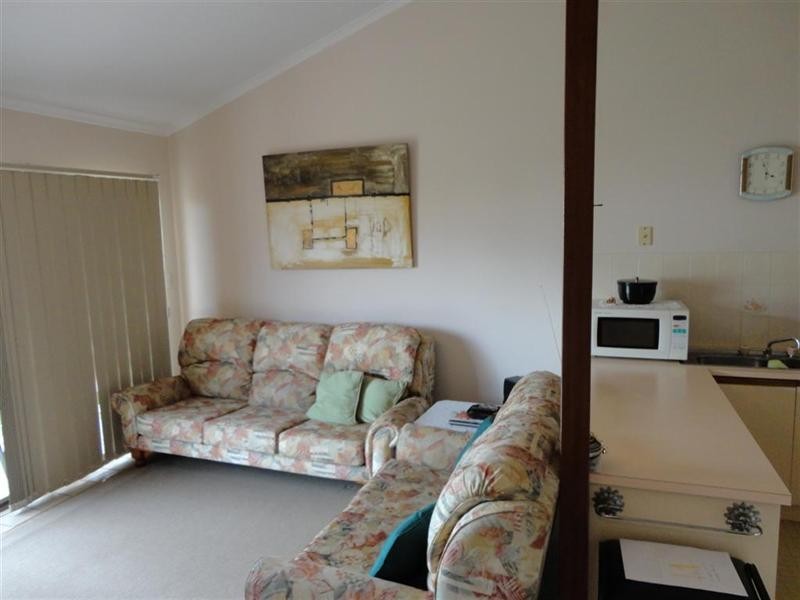 3/208 Cypress, Urangan QLD 4655