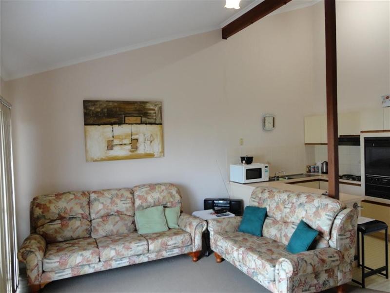 3/208 Cypress, Urangan QLD 4655