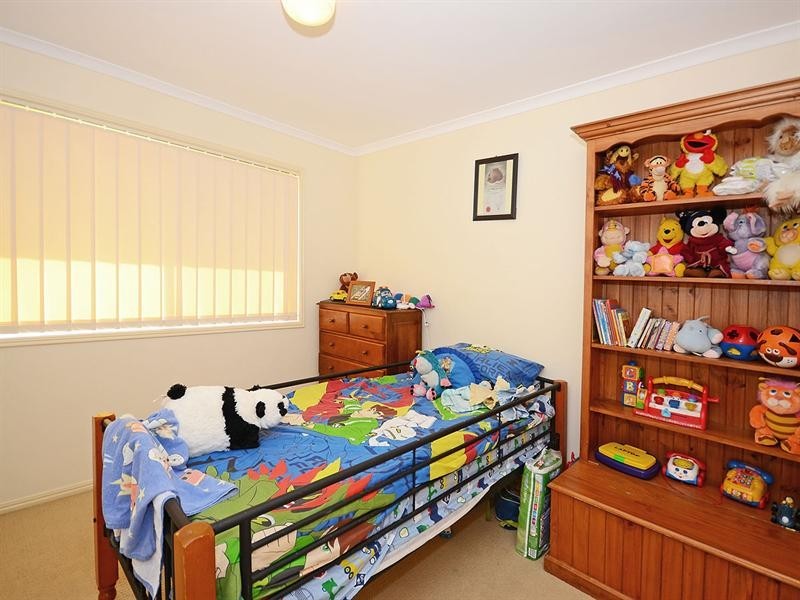 12 Kestrel Court, Eli Waters QLD 4655