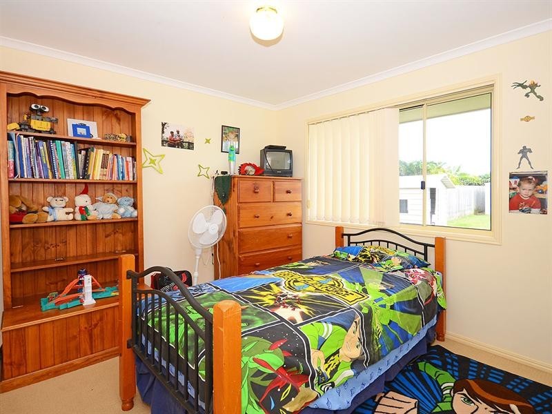 12 Kestrel Court, Eli Waters QLD 4655