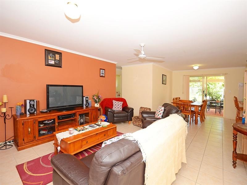 12 Kestrel Court, Eli Waters QLD 4655