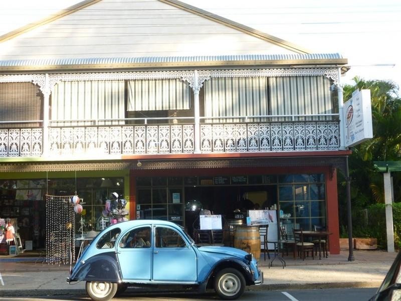 2/446 ESPLANADE, Torquay QLD 4655