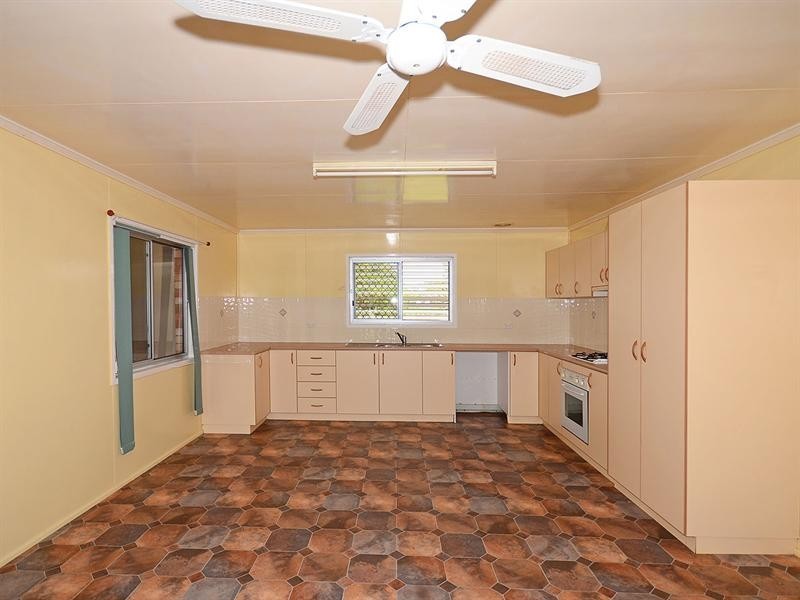 77 Spence Street, Point Vernon QLD 4655