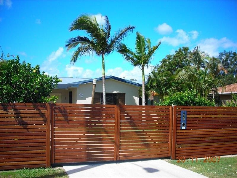 3 Limpus Street, Urangan QLD 4655