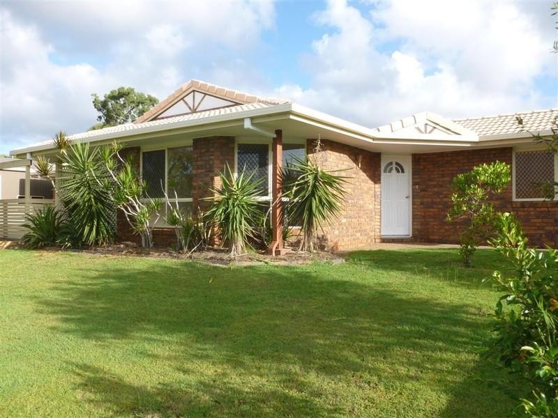 2 WATTLEBIRD Lane, Eli Waters QLD 4655