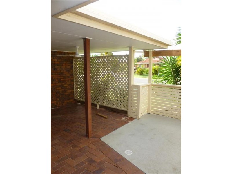 2 WATTLEBIRD Lane, Eli Waters QLD 4655