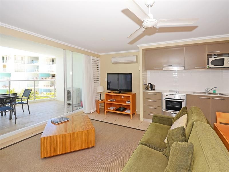 318/569 Charlton Esplanade, Urangan QLD 4655