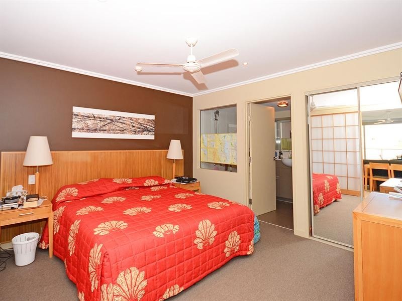 318/569 Charlton Esplanade, Urangan QLD 4655