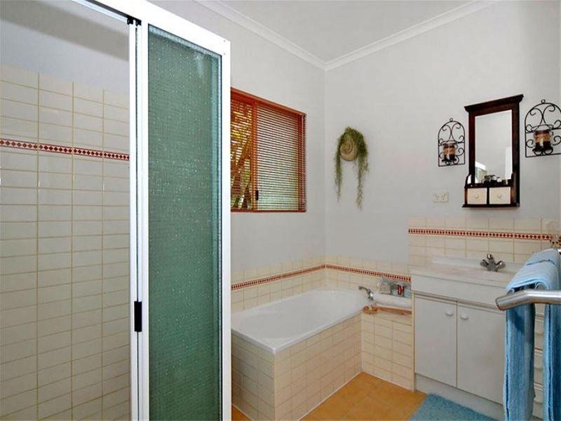 18 Pristine Place, Dundowran Beach QLD 4655