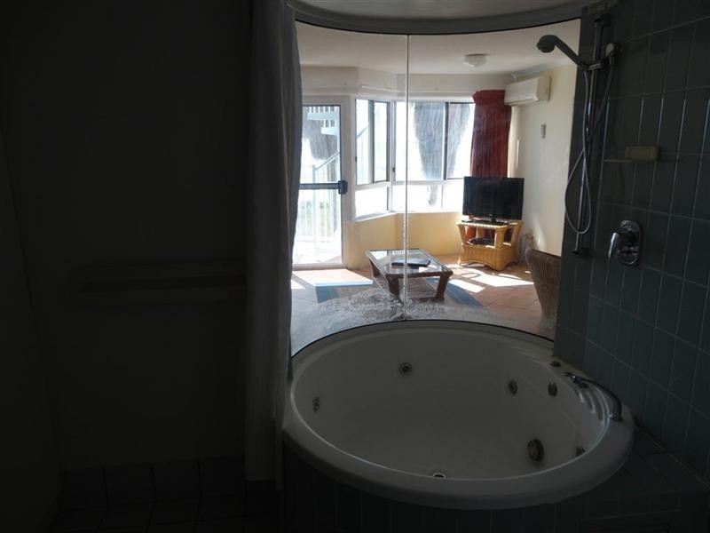 162/17 Buccaneer Drive, Urangan QLD 4655