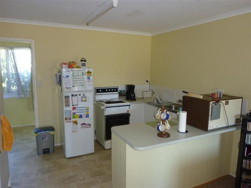 36 Banksia Street, Point Vernon QLD 4655