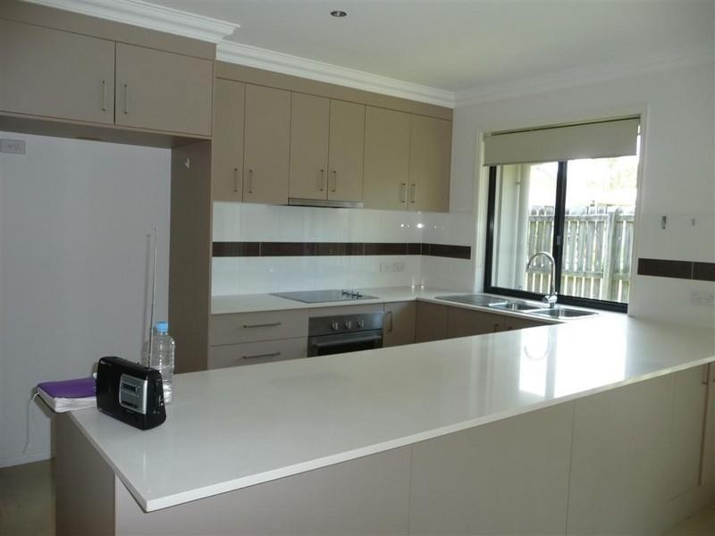 7b Debra Court, Urangan QLD 4655