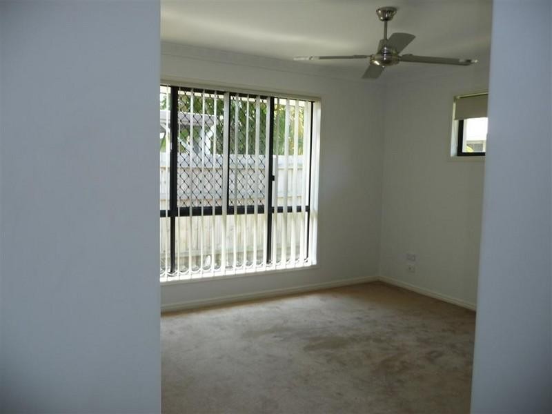 7b Debra Court, Urangan QLD 4655
