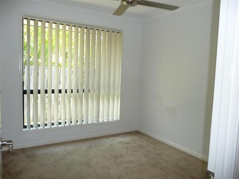 7b Debra Court, Urangan QLD 4655