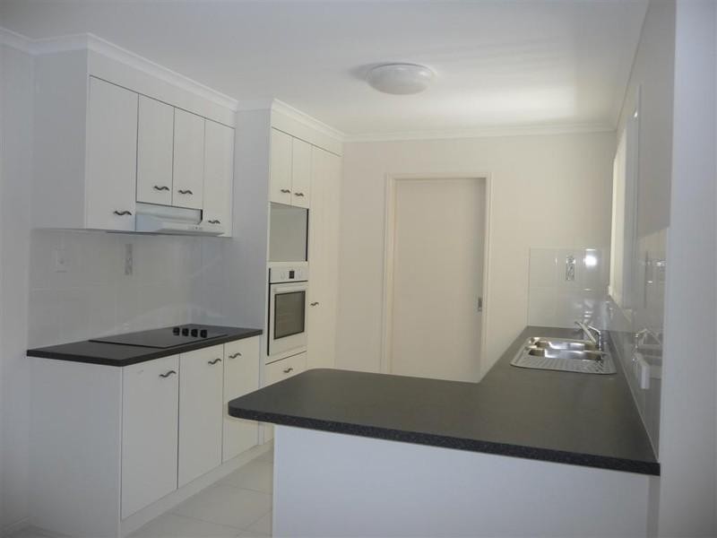 80C CORFIELD, Point Vernon QLD 4655