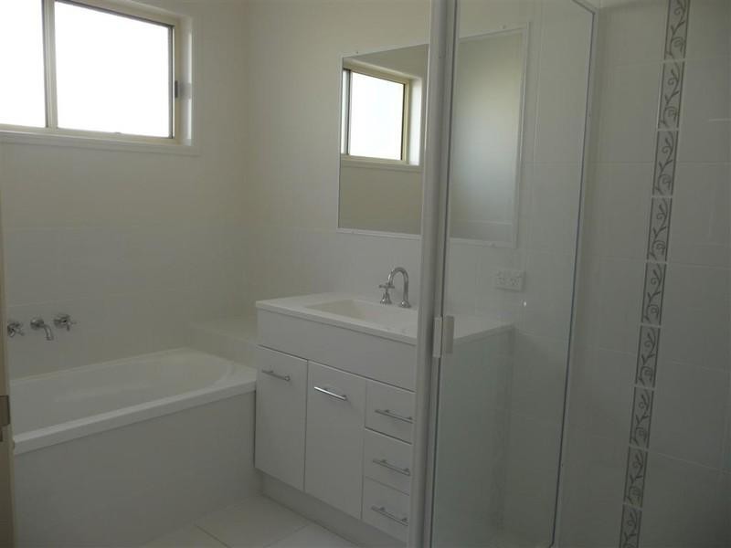 80C CORFIELD, Point Vernon QLD 4655