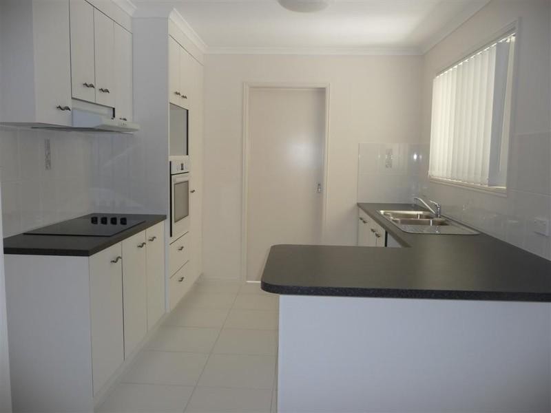 80C CORFIELD, Point Vernon QLD 4655