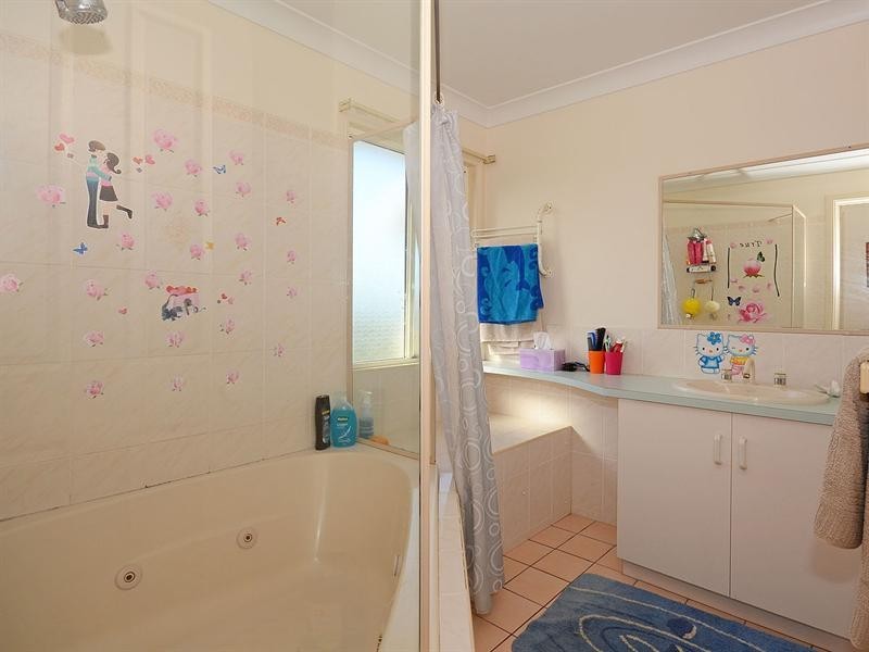 108 Corser Street, Point Vernon QLD 4655