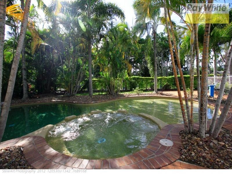 111/397 Charlton Esplanade, Torquay QLD 4655