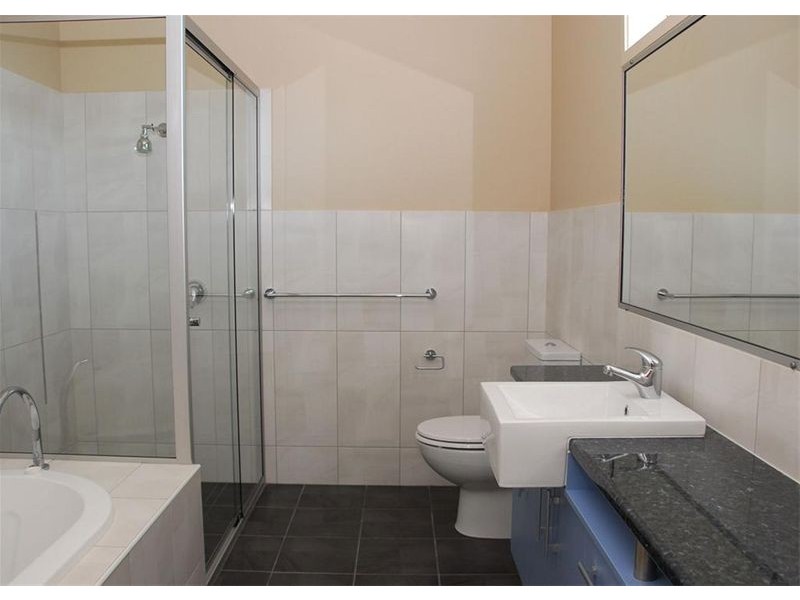 2/46 Taylor Street, Pialba QLD 4655