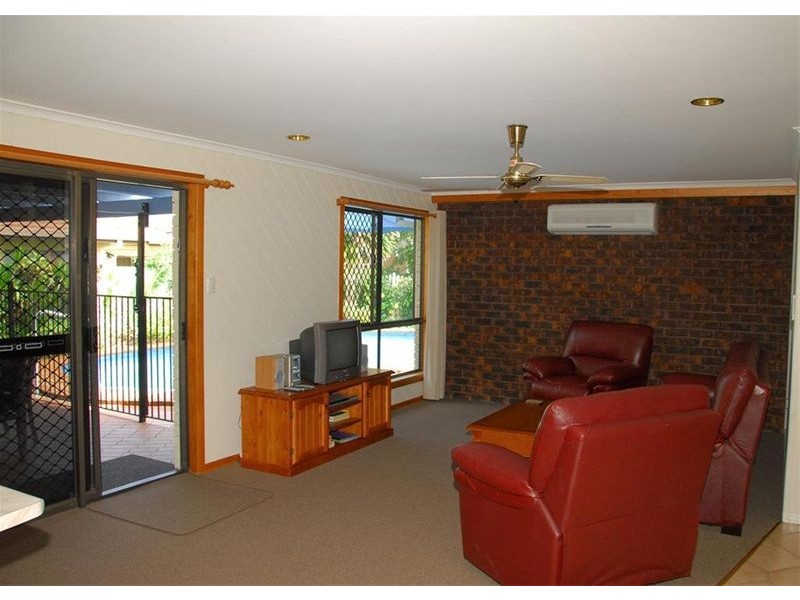 23 Margaret Street, Urangan QLD 4655