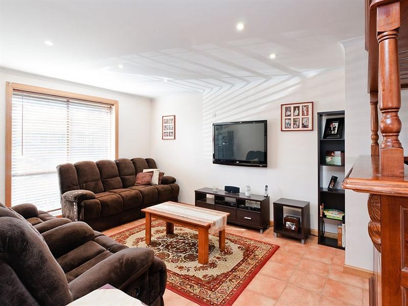 25 Hothlyn Drive, Craigieburn VIC 3064