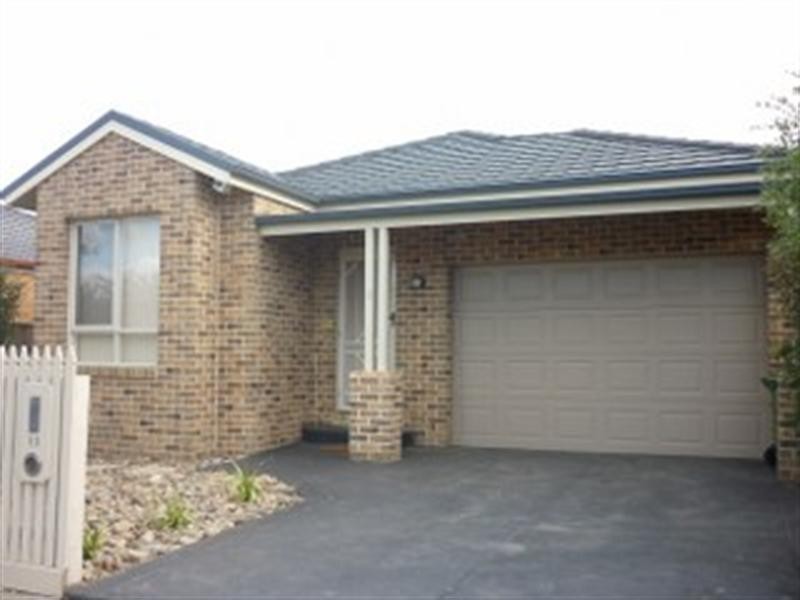 11 Lauderdale Drive, Craigieburn VIC 3064