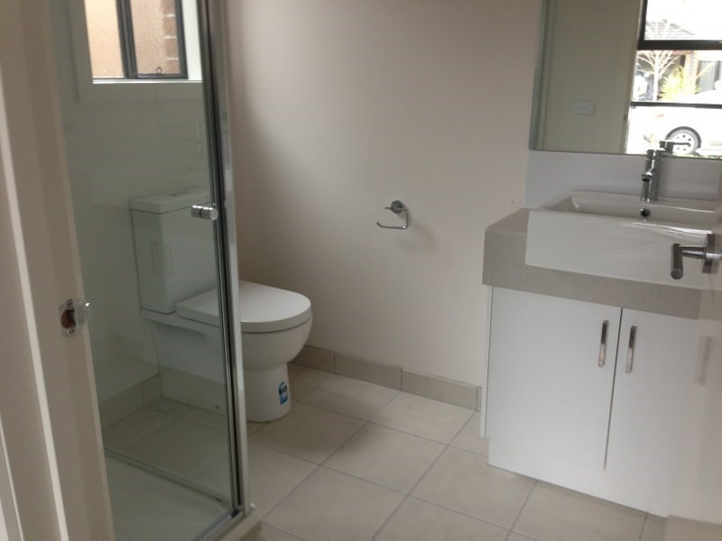 19 Oakgrove Drive, Craigieburn VIC 3064