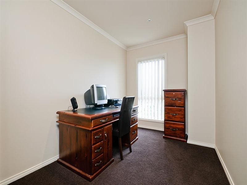 19 Swinburne Close, Craigieburn VIC 3064
