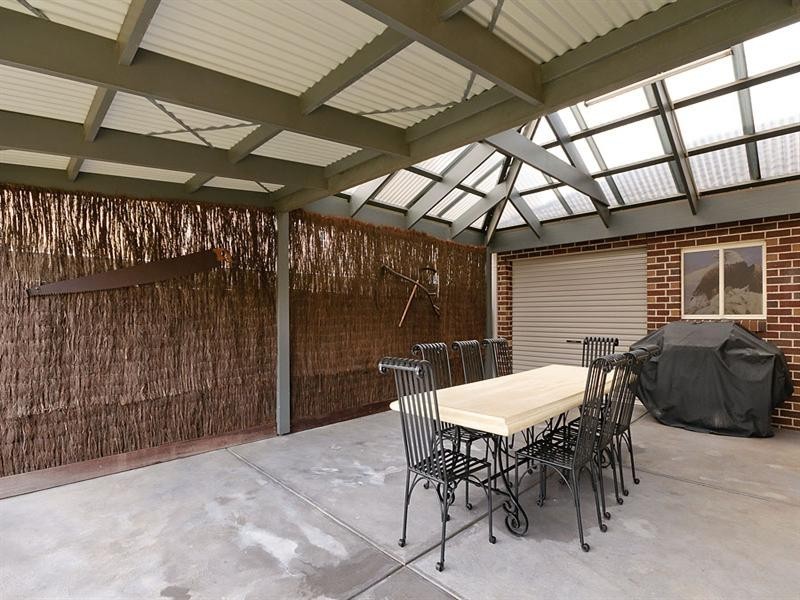 19 Swinburne Close, Craigieburn VIC 3064
