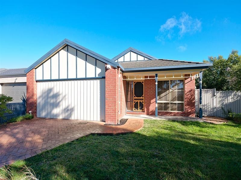 16 Botanic Rise, Craigieburn VIC 3064