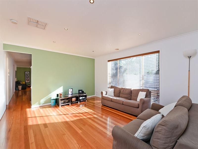 16 Botanic Rise, Craigieburn VIC 3064