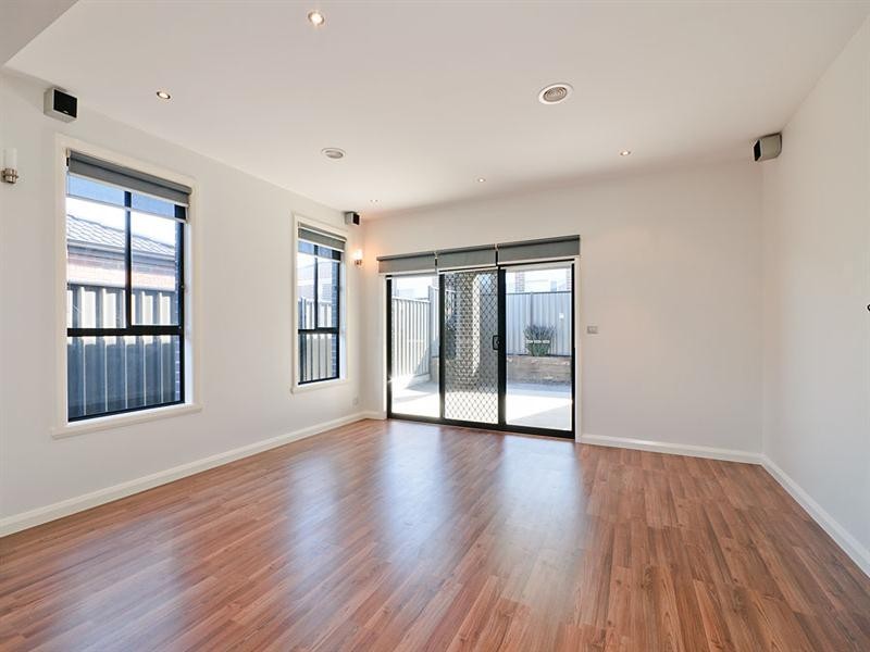 6 Ben Loman Circuit, Craigieburn VIC 3064