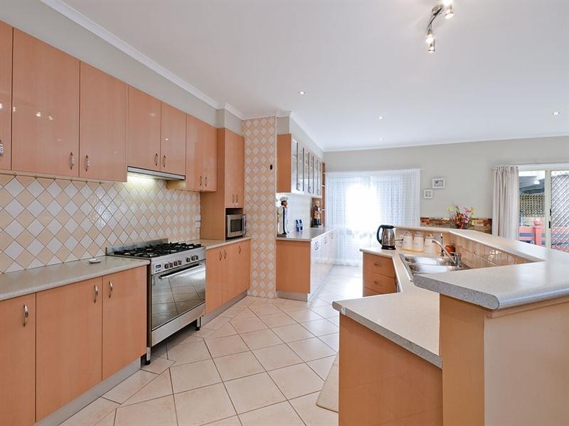 13 Consort Place, Craigieburn VIC 3064