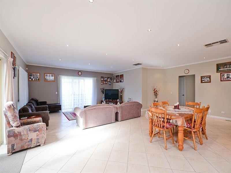 13 Consort Place, Craigieburn VIC 3064