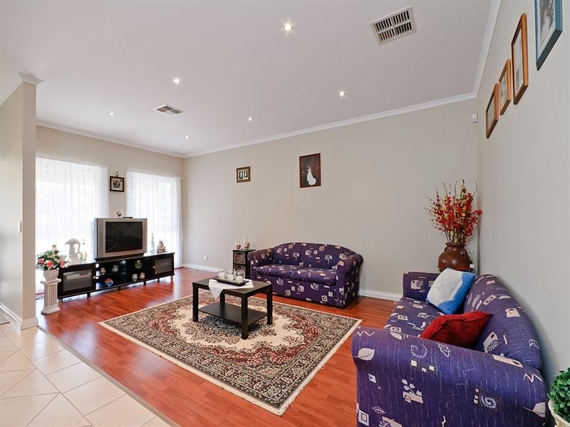 13 Consort Place, Craigieburn VIC 3064