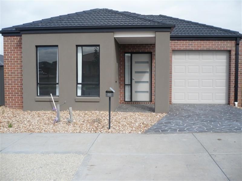 66 Oakgrove Drive, Craigieburn VIC 3064