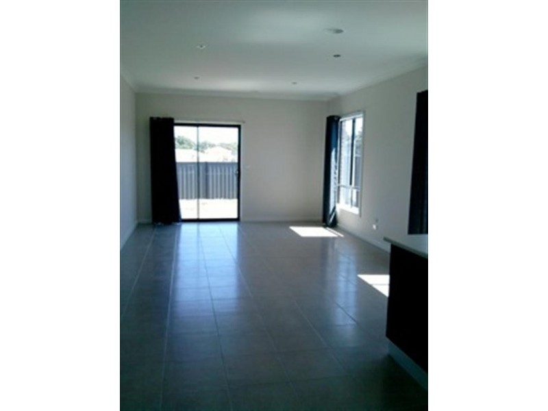 66 Oakgrove Drive, Craigieburn VIC 3064