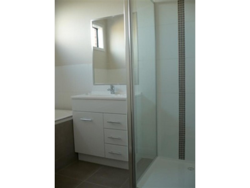 66 Oakgrove Drive, Craigieburn VIC 3064