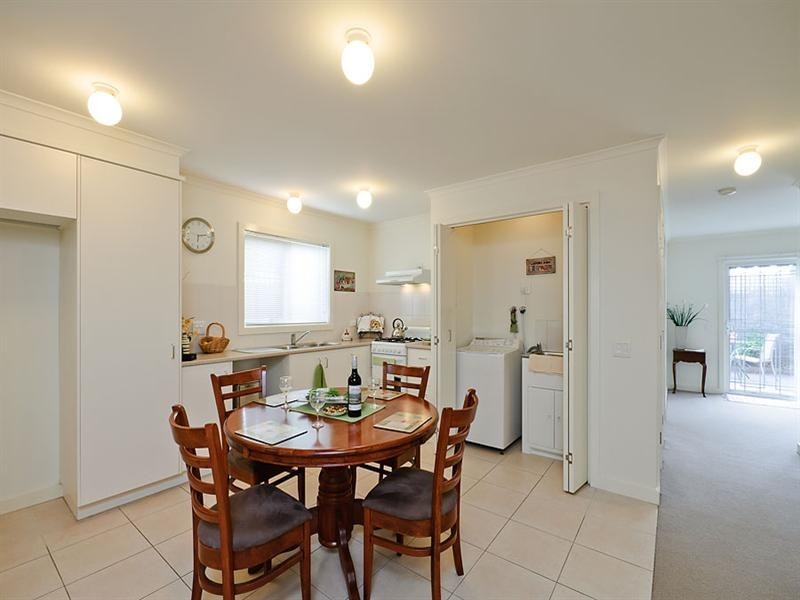 6 Harvest Walk, Roxburgh Park VIC 3064