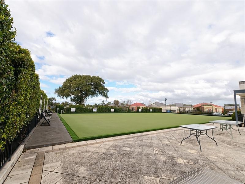 6 Harvest Walk, Roxburgh Park VIC 3064