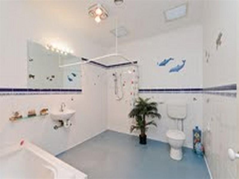 6 Sommeville Drive, Roxburgh Park VIC 3064