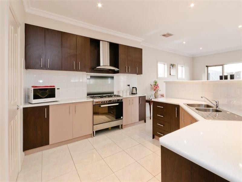 25 Long Island Circuit, Craigieburn VIC 3064