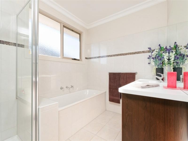 25 Long Island Circuit, Craigieburn VIC 3064