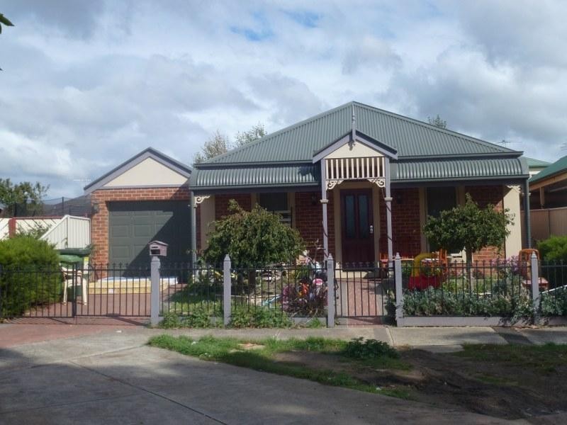 11 Leawood Glade, Craigieburn VIC 3064