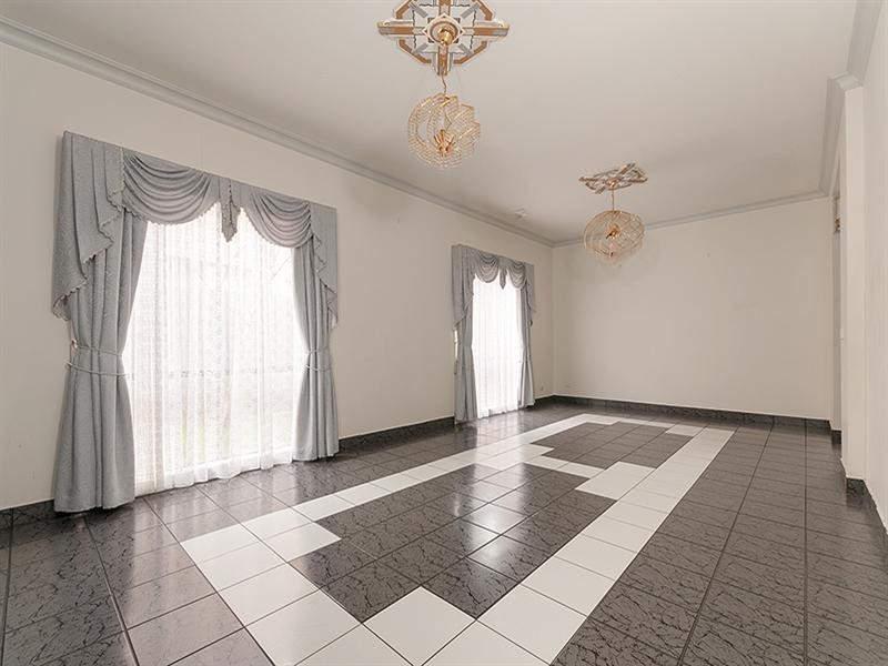 5 Hammond Place, Roxburgh Park VIC 3064